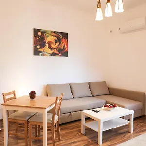 https://apartament-ultracentral-zona-piata-victoriei.bucharesthotelsnow.com